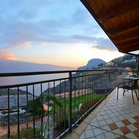 Apartamento Casa Elka View And Pool By Garda Domus Mea Pieve (Lombardy)