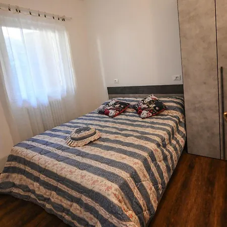 Casa Elka View And Pool By Garda Domus Mea *