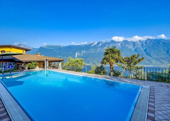 Casa Elka View And Pool By Garda Domus Mea *
